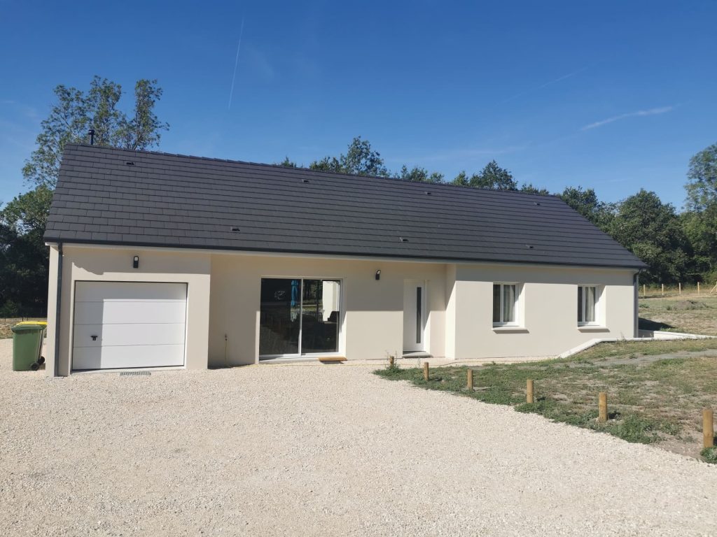 MAISON NEUVE SUR TERRAIN DE 1.1ha À MILLANÇAY image 1
