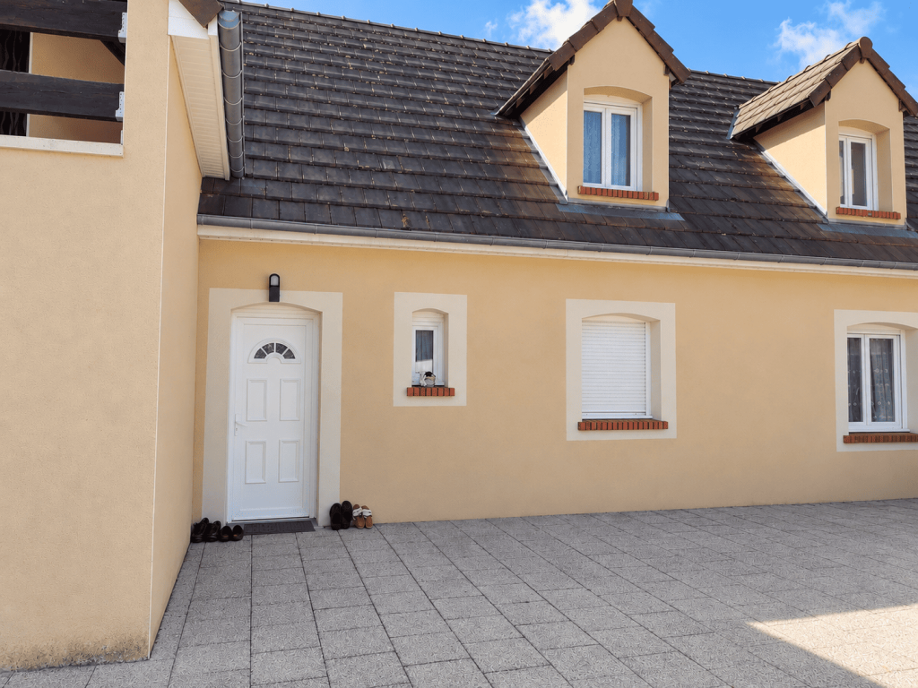 MAISON SPACIEUSE VILLEHERVIERS image 1